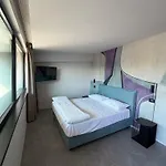 Lamal Napoli