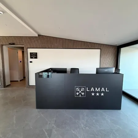 Lamal 3* Naples